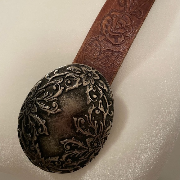 Brown LEATHER Belt w Silver Buckle - Picture 3 of 7